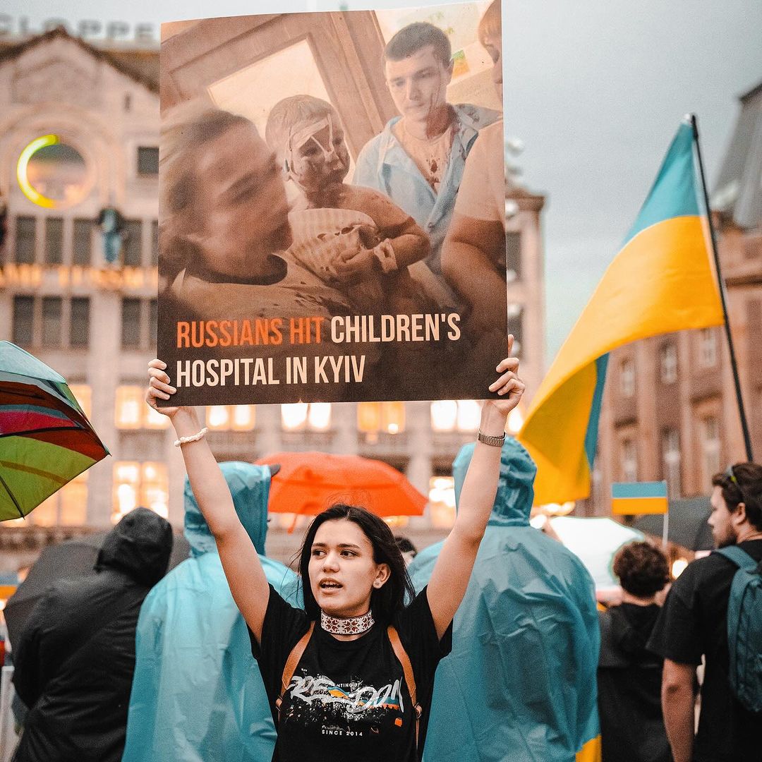 Мода баррикад. Как одежда становилась голосом протеста в Украине и мире